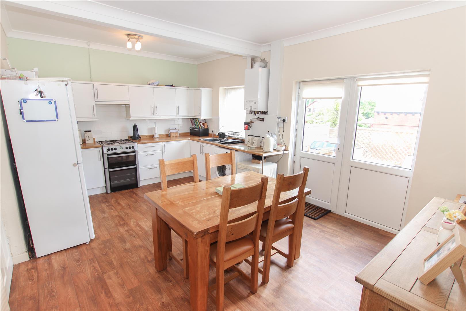 FITTED KITCHEN / DINING ROOM